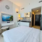 Al Manara Premium Deluxe Sheikh Zayed View Studio
