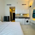 Al Manara Premium Deluxe Sheikh Zayed View Studio