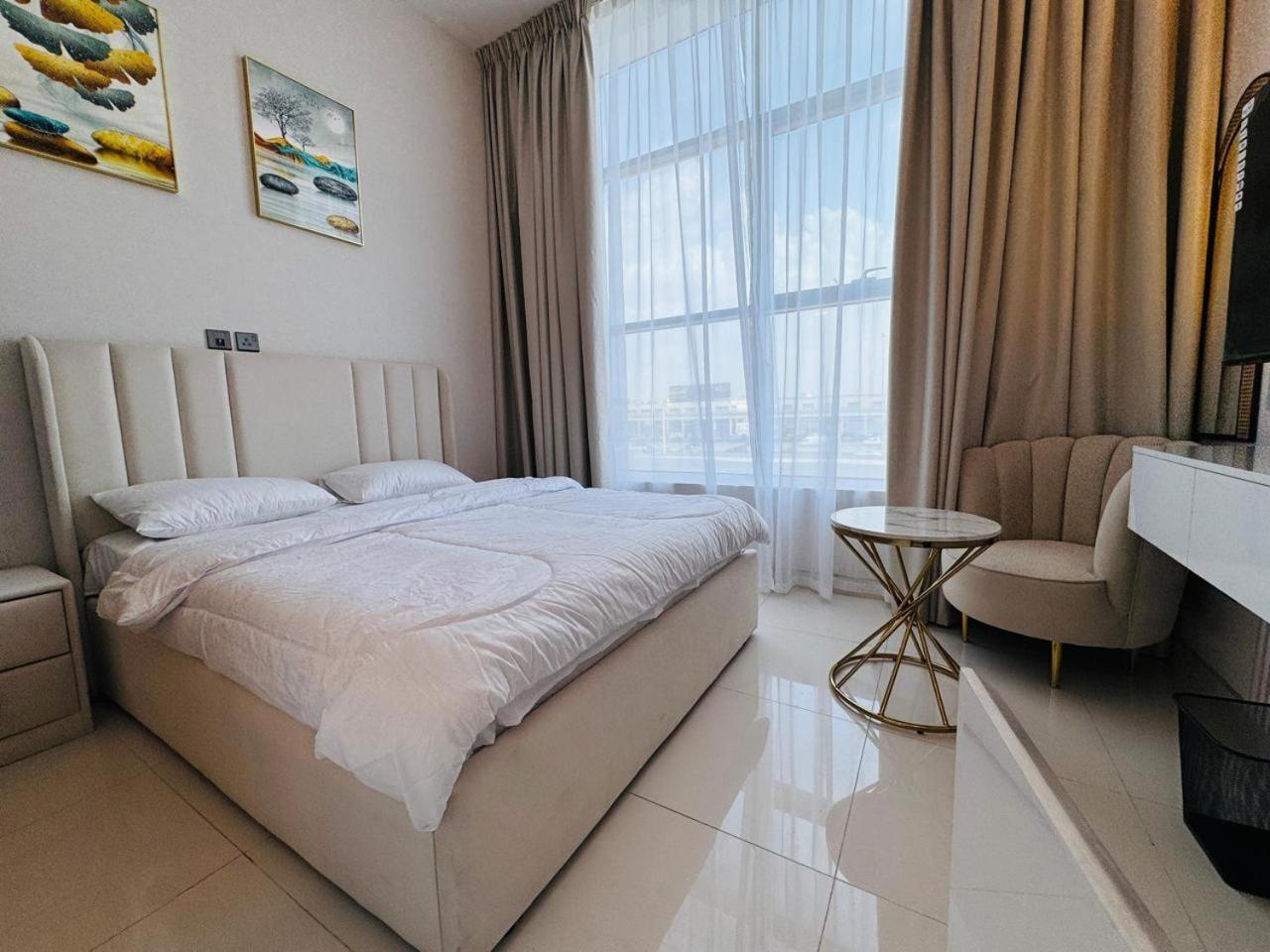 Al Manara Premium Deluxe Sheikh Zayed View Apartment Dubai