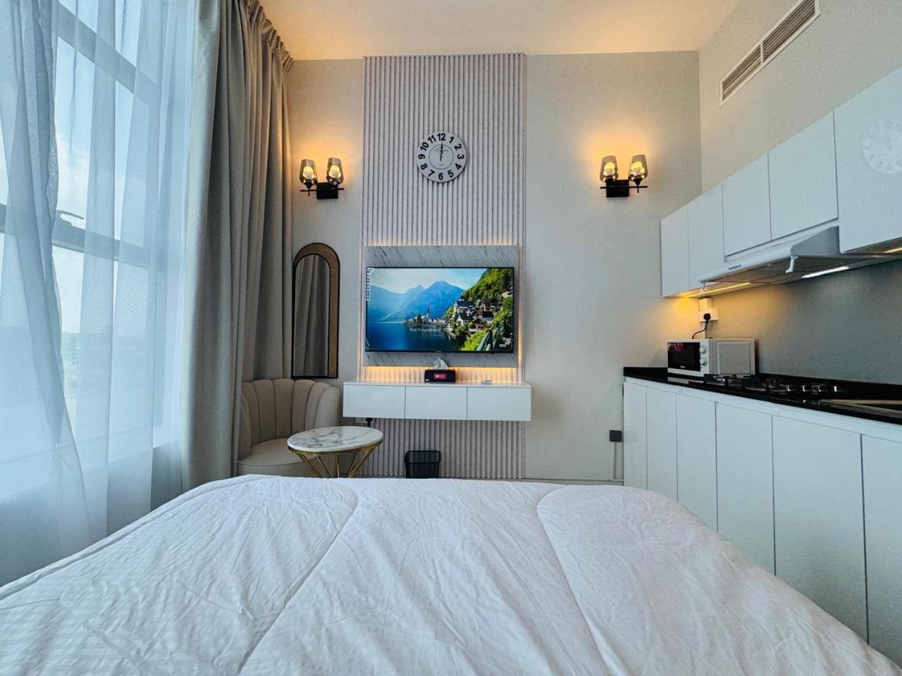 Al Manara Premium Deluxe Sheikh Zayed View