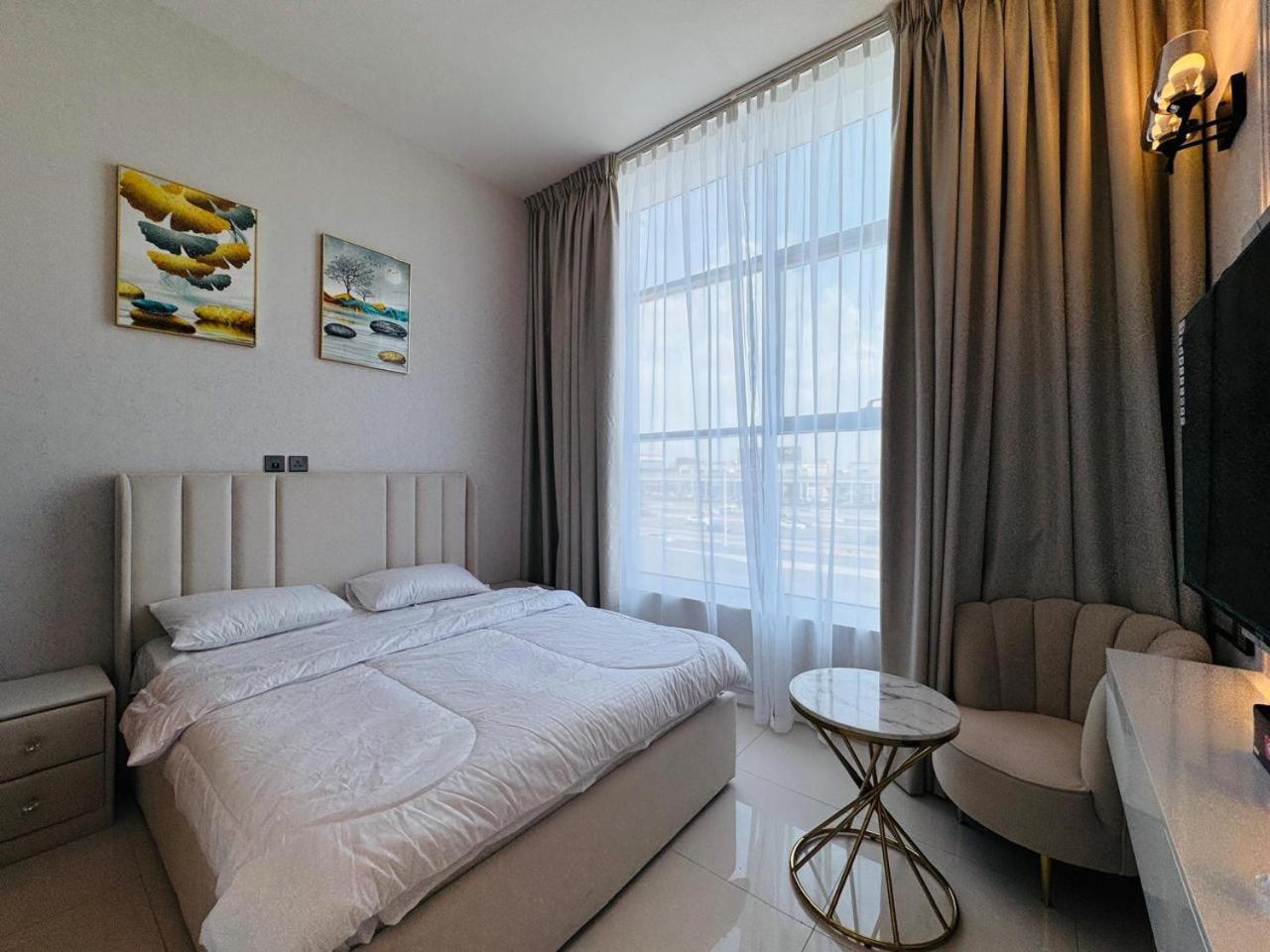 Al Manara Premium Deluxe Sheikh Zayed View Apartment