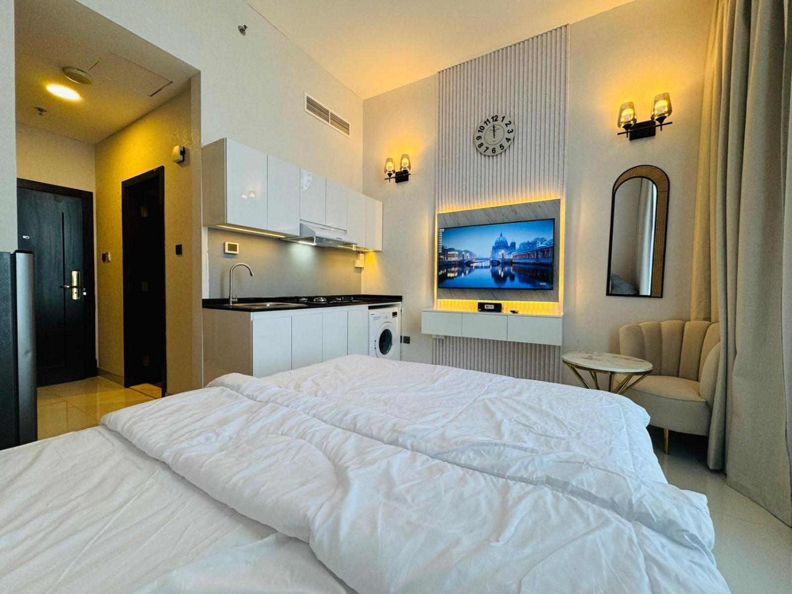 Al Manara Premium Deluxe Sheikh Zayed View Dubai